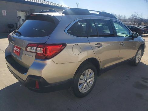 Used 2018 Subaru Outback 2.5i Premium AWD/4WD image 6