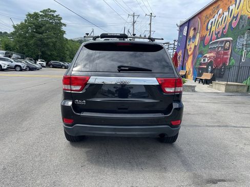 Used 2012 Jeep Grand Cherokee Laredo AWD/4WD image 4