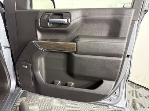 Used 2021 Chevrolet Silverado 1500 LT Trail Boss w/ Convenience Package II image 12