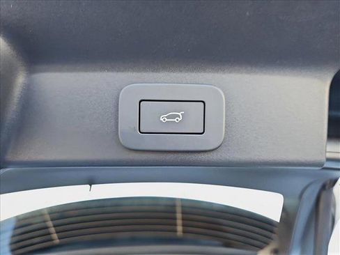 New 2025 Jaguar F-PACE R-Dynamic S image 13