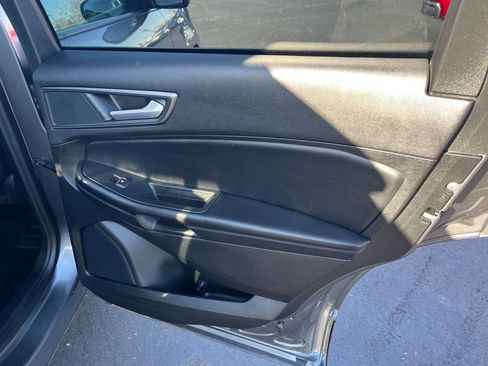 Used 2024 Ford Edge SE w/ Black Appearance Package image 24