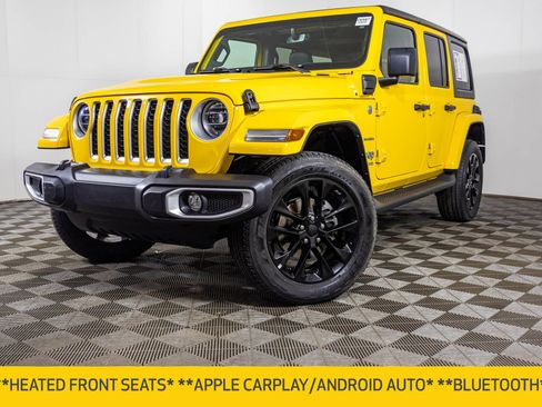 Used 2021 Jeep Wrangler Unlimited Sahara w/ Cold Weather Group AWD/4WD image 2