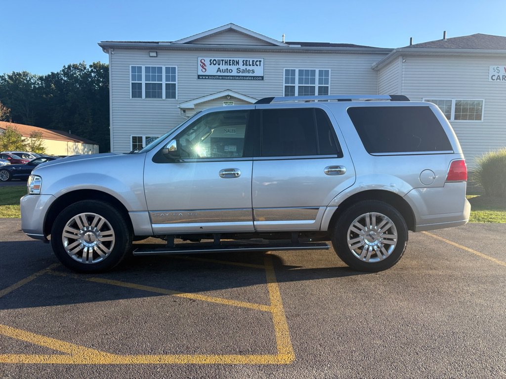 Used 2012 Lincoln Navigator 4WD image 1