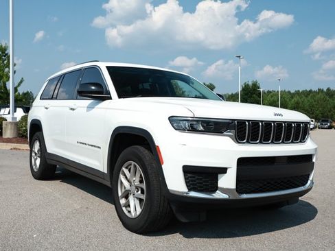 Used 2023 Jeep Grand Cherokee L Laredo w/ Luxury Tech Group I AWD/4WD image 3