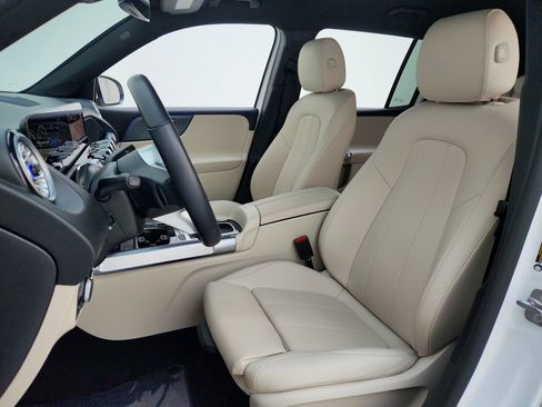 Certified 2025 Mercedes-Benz GLB 250 4MATIC image 10