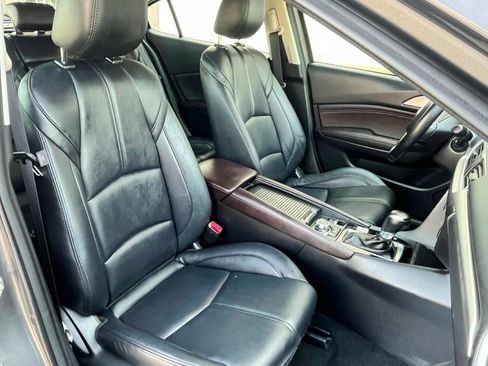 Used 2017 MAZDA MAZDA3 Touring FWD image 16