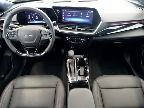 Used 2024 Chevrolet Trax RS w/ Driver Confidence Package image 17