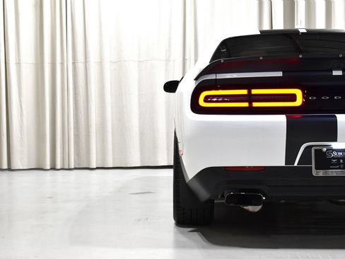 Used 2023 Dodge Challenger SRT Hellcat w/ Driver Convenience Group RWD image 10
