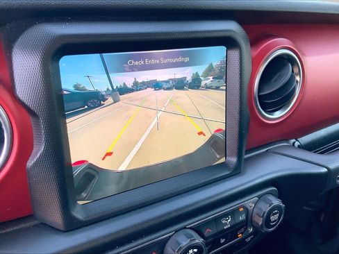 Used 2021 Jeep Gladiator Rubicon AWD/4WD image 26
