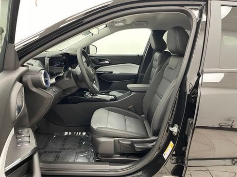 Certified 2024 Chevrolet Trax LT w/ Driver Confidence Package FWD image 8