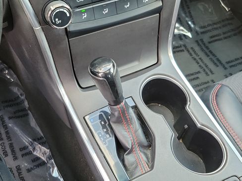 Used 2016 Toyota Camry SE FWD image 30