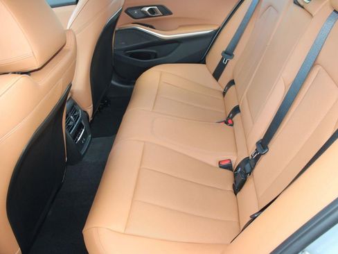 Used 2026 BMW 330i Sedan w/ M Sport Package image 15