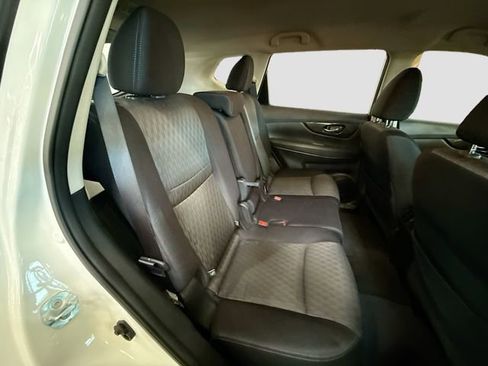 Used 2017 Nissan Rogue S AWD/4WD image 26