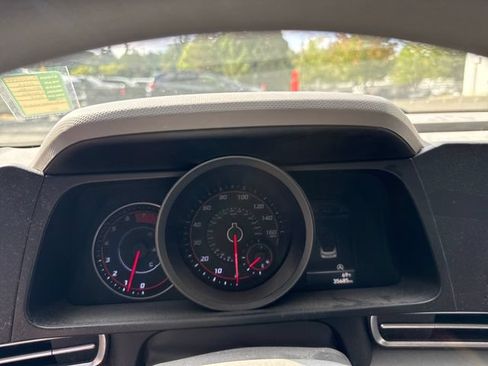 Used 2022 Hyundai Elantra SE FWD image 19