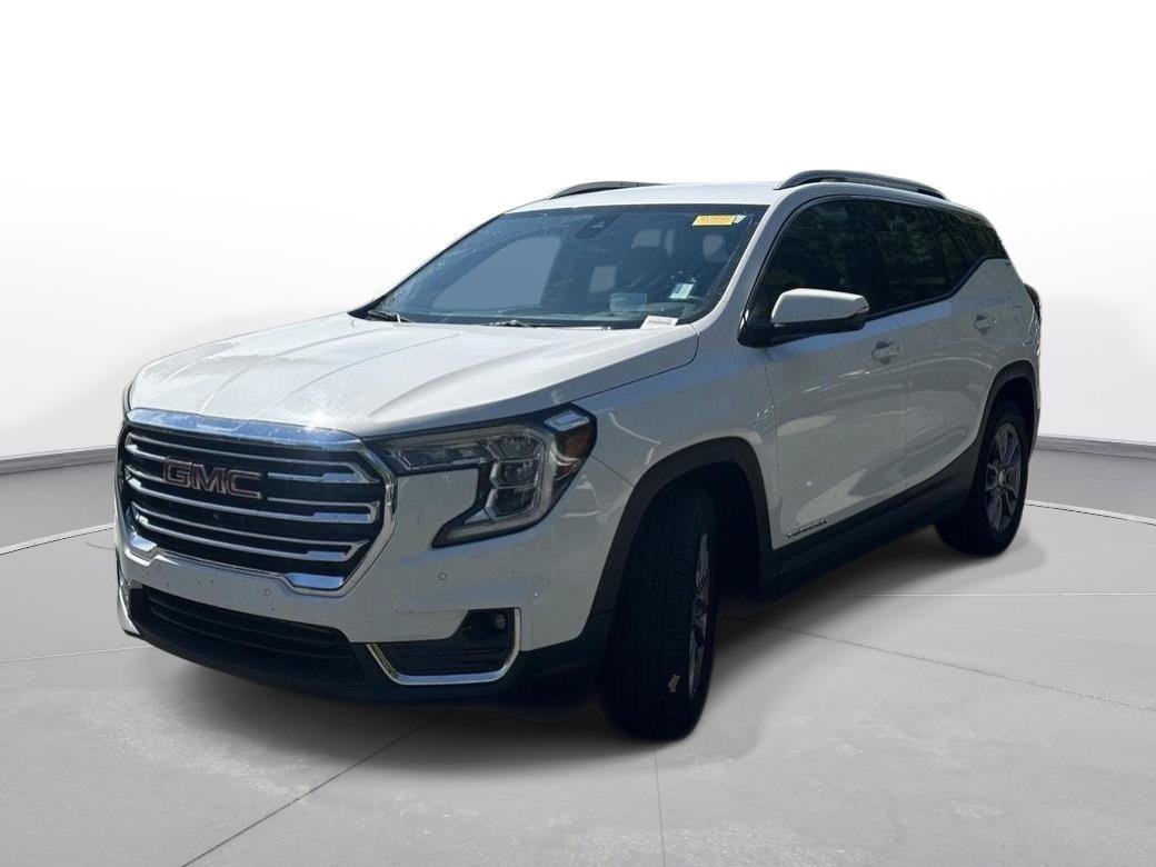 Used 2023 GMC Terrain SLT w/ Tech Package FWD image 2