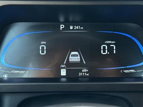 Certified 2025 Hyundai Elantra Sport image 24