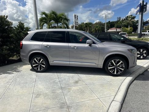 New 2026 Volvo XC90 B5 Core image 3