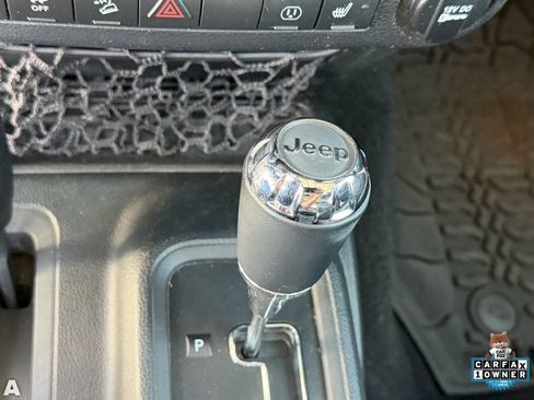 Used 2017 Jeep Wrangler Unlimited Sahara AWD/4WD image 30