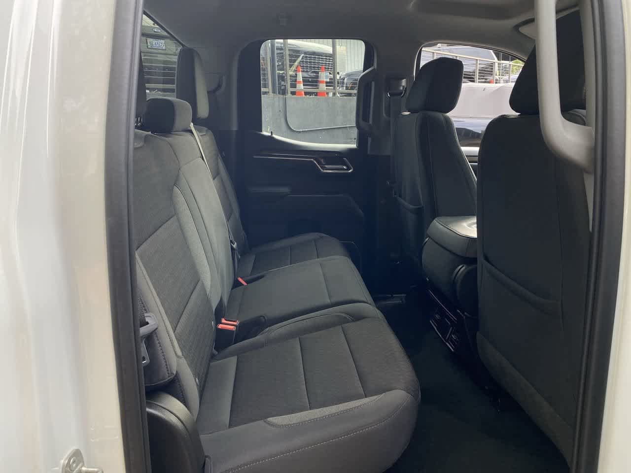 Used 2023 Chevrolet Silverado 1500 LT AWD/4WD image 17