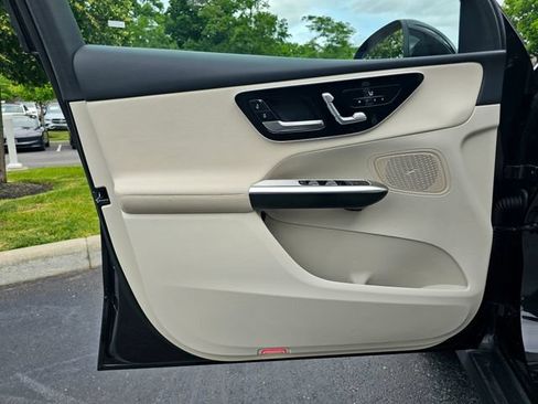 Certified 2025 Mercedes-Benz GLC 300 4MATIC image 25