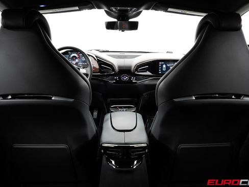 Used 2025 Ferrari Purosangue AWD/4WD image 33
