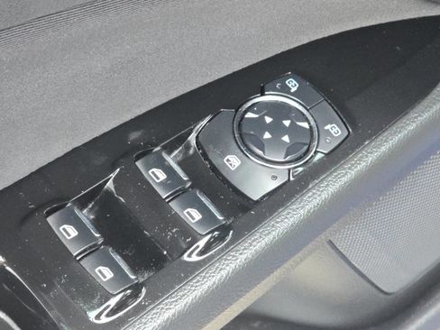 Used 2015 Ford Fusion SE image 27