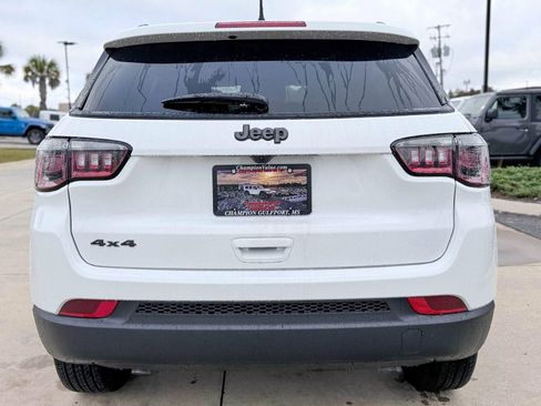 New 2026 Jeep Compass Latitude image 23