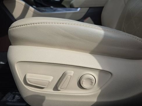 Used 2021 Toyota Highlander Platinum image 30