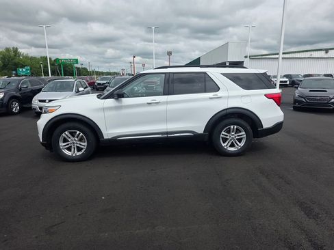 Used 2020 Ford Explorer XLT w/ Equipment Group 202A AWD/4WD image 6