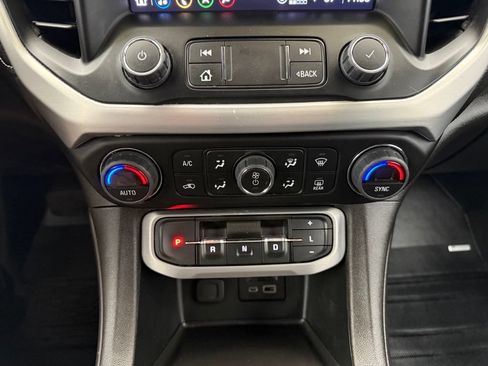 Used 2023 GMC Acadia SLT FWD image 52