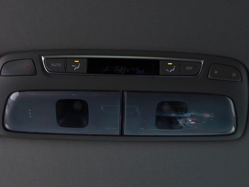 Used 2024 Kia Telluride EX w/ EX Captain's Chair Package FWD image 32