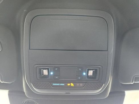 Used 2025 Ford Explorer ST-Line w/ ST-Line Street Pack AWD/4WD image 26
