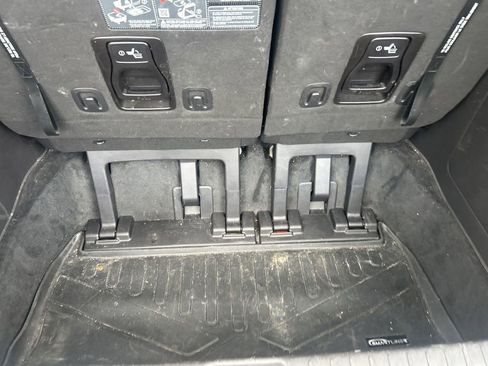 Used 2024 Kia Carnival LX image 33