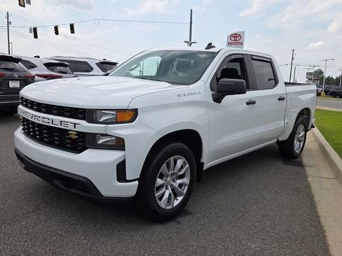 Used 2022 Chevrolet Silverado 1500 Custom RWD image 3