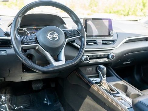 Used 2021 Nissan Altima 2.5 SR w/ SR Premium Package AWD/4WD image 13