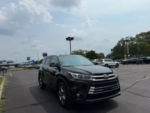 Used 2018 Toyota Highlander Limited Platinum AWD/4WD image 3