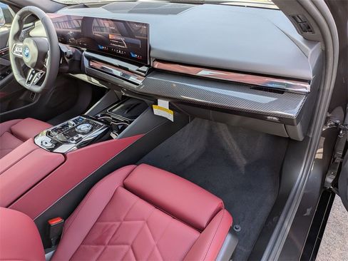 New 2026 BMW i5 eDrive40 image 10