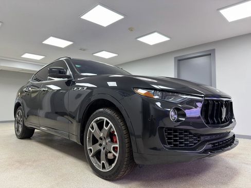 Used 2017 Maserati Levante w/ Sport Package image 4