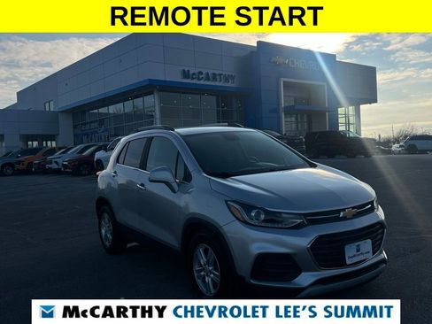 Used 2018 Chevrolet Trax LT w/ LT Convenience Package image 1