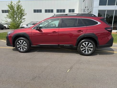 Used 2024 Subaru Outback Premium AWD/4WD image 8