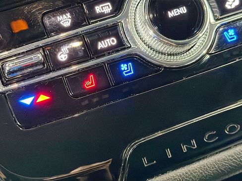 Used 2021 Lincoln Corsair AWD w/ Equipment Group 101A image 21