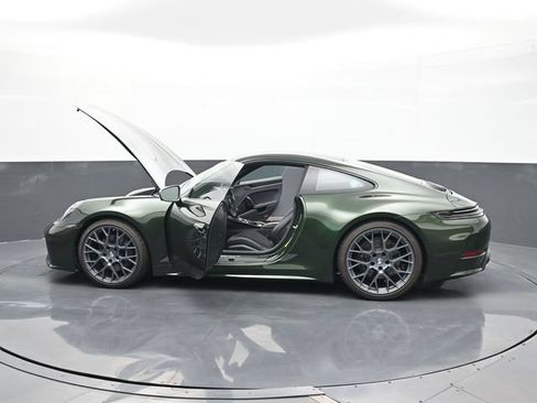 Certified 2026 Porsche 911 Carrera T RWD image 25