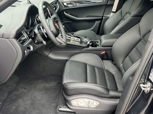 New 2026 Porsche Macan Turbo AWD/4WD image 5