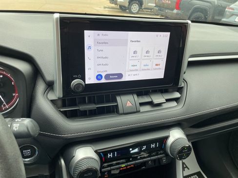 Used 2023 Toyota RAV4 XLE image 20