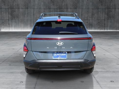Used 2025 Hyundai Kona SEL FWD image 4