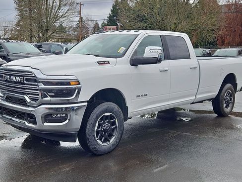 New 2026 RAM 2500 Laramie AWD/4WD image 3