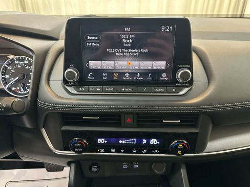 Certified 2024 Nissan Rogue SV image 5