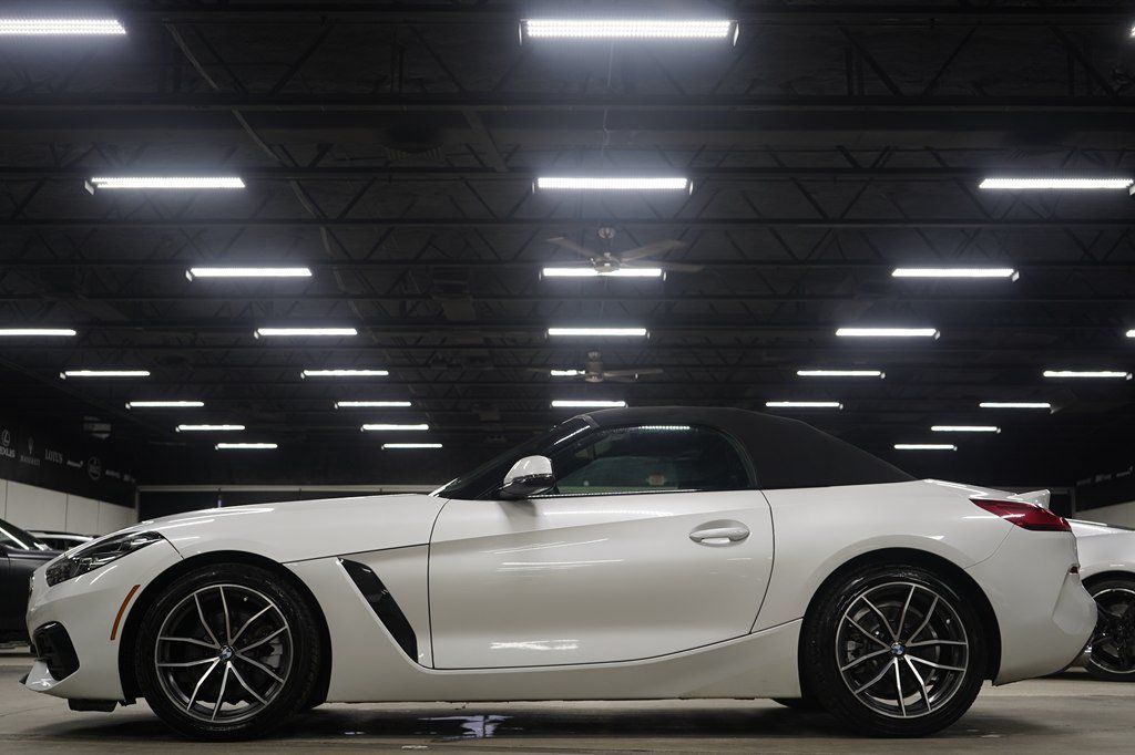 Used 2022 BMW Z4 sDrive30i w/ Driving Assistance Package RWD image 3
