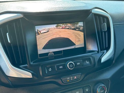 Used 2024 GMC Terrain SLE FWD image 24