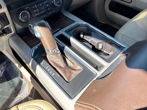 Used 2019 Ford F150 Lariat image 18